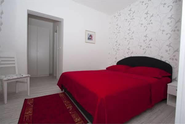Guest house Burin Mlini Extérieur photo
