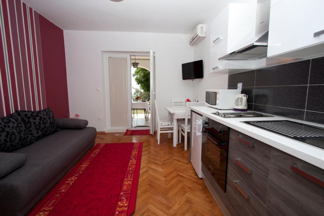 Guest house Burin Mlini Extérieur photo
